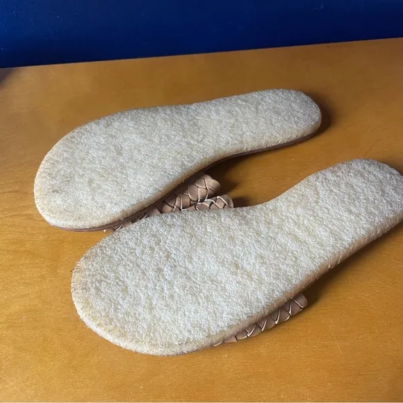 NEW Mohinders Woven Tan Slide Sandals in honey leather open toe fits size 9