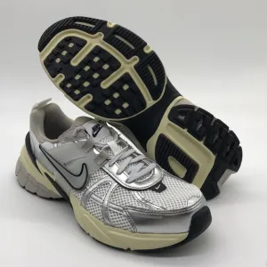 New Nike Wmns V2K Run Summit White Metallic Silver Casual Shoes FD0736-100 NWOB