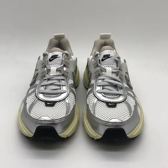 New Nike Wmns V2K Run Summit White Metallic Silver Casual Shoes FD0736-100 NWOB