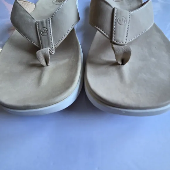 New Peter Millar Sandals