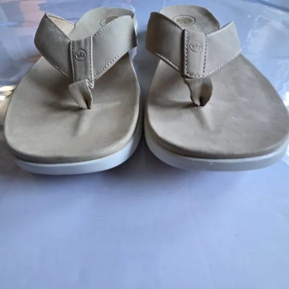 New Peter Millar Sandals