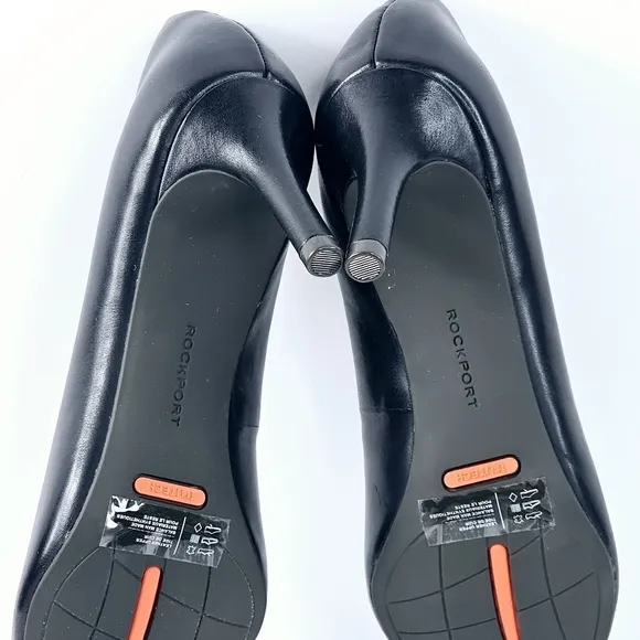 New! Rockport Total Motion Plain Pump Pointed Toe Heel in Smooth Black Leather