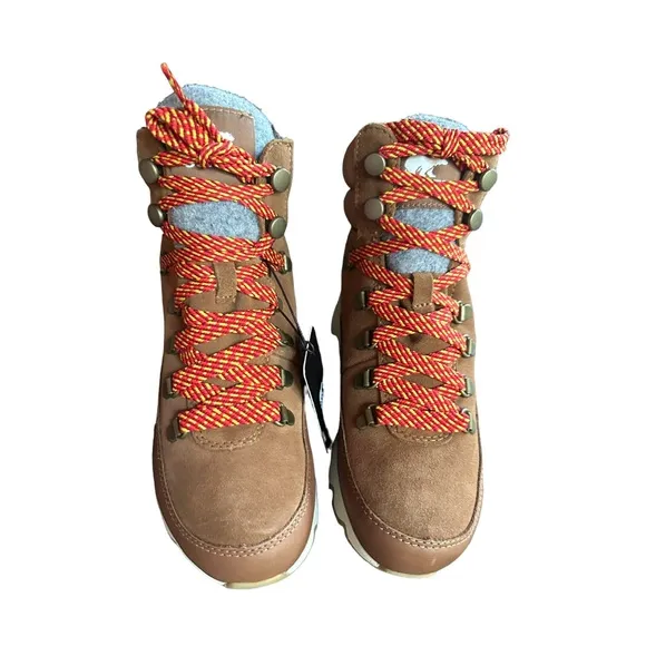 NEW Sorel Kinetic Conquest Boots Womens Size 5