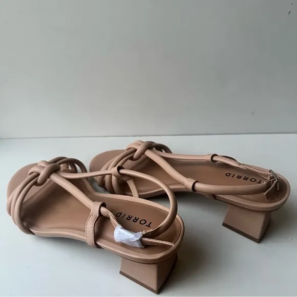 NEW! Torid strappy square heel sandals tan Size:10WW