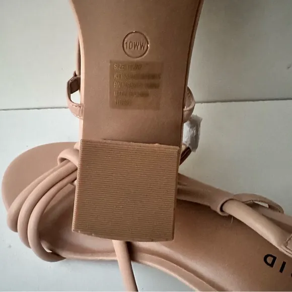 NEW! Torid strappy square heel sandals tan Size:10WW