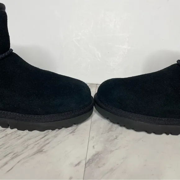 New! UGG Side Logo Mini Winter Boot 5