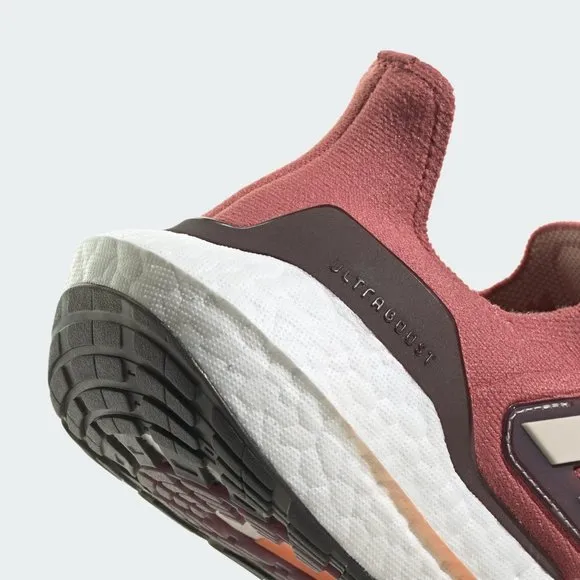 [NEW] Women's adidas UltraBoost 22 Running Shoes Size 10 GX6670