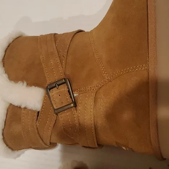 NIB Koolaburra by UGG Chesnut Delene Short Winter Boots 7