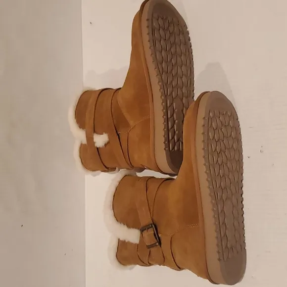 NIB Koolaburra by UGG Chesnut Delene Short Winter Boots 7
