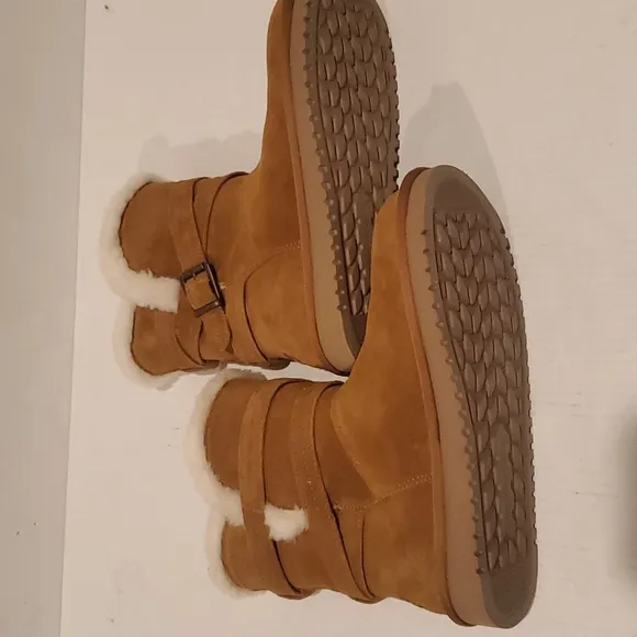 NIB Koolaburra by UGG Chesnut Delene Short Winter Boots 7