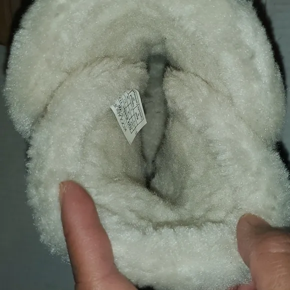 NIB Koolaburra by UGG Chesnut Delene Short Winter Boots 7