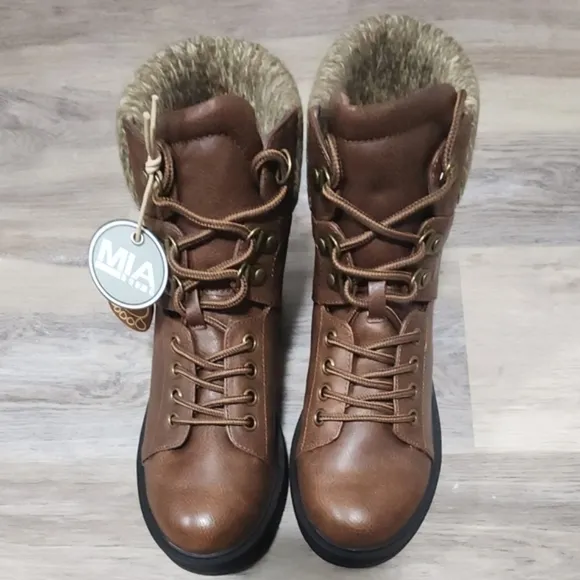 NIB Mia Marsha Brown Lace Up Lug Hiking Boots Size 7