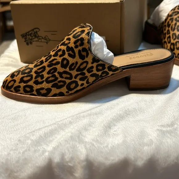 NIB Soludos Venetian Mules in leopard
