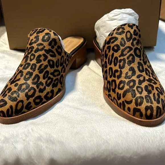 NIB Soludos Venetian Mules in leopard