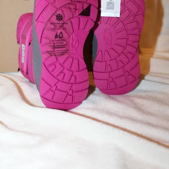 NIB UGG TODDLER WINTER LEATHER SHEARLING LINED BOOTS FUSCHIA PINK‎