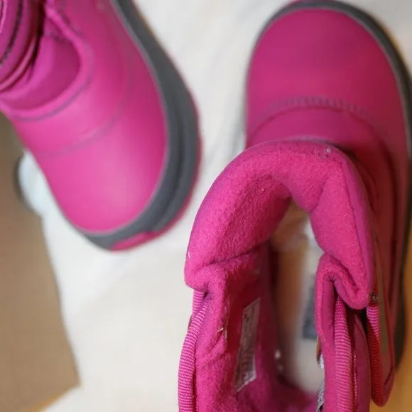 NIB UGG TODDLER WINTER LEATHER SHEARLING LINED BOOTS FUSCHIA PINK‎