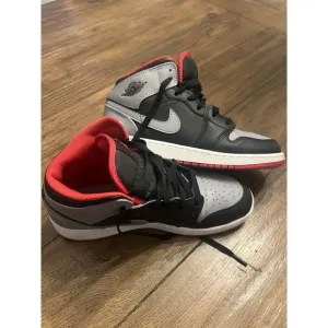 Nike Air Jordan 1 Mid (GS) Youth 7 Black, Gray Shoes Authentic Athletic Sneakers