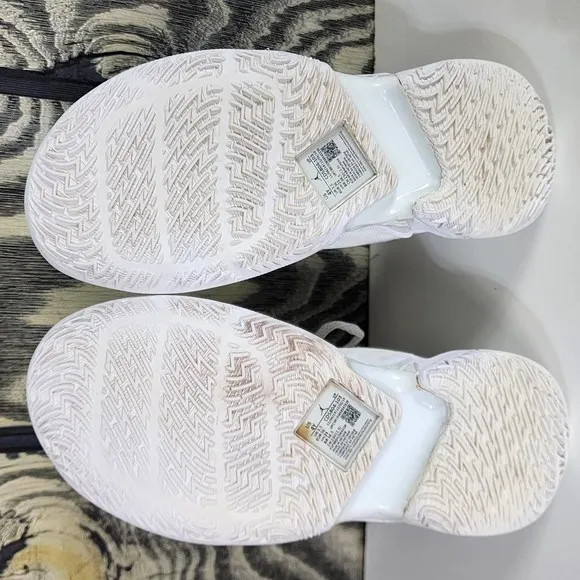 Nike Air Jordan Why Not Zer0.3 White Boys Size US 4Y Shoes Sneakers CD5804 103