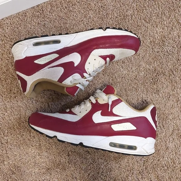 NIKE Air Max 90 White Team Red Metallic Gold Sneakers 2010 Size 12