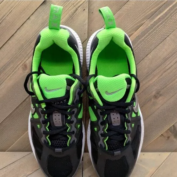 Nike Air Max Genome Athletic‎ Sneakers Womens Size 8.5 Black Green Silver Shoes