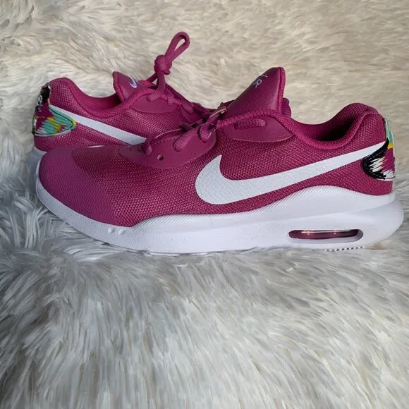 Nike air max oketo mc big girls sneakers  size 5.5