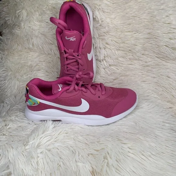 Nike air max oketo mc big girls sneakers  size 5.5