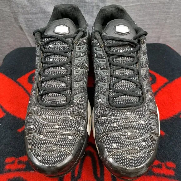 Nike Air Max Plus SE Black Chrome Sneakers DM7570-001, Mens 11.5 Running Shoes