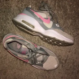 nike air pink/gray/white kids sneakers size 3.5Y