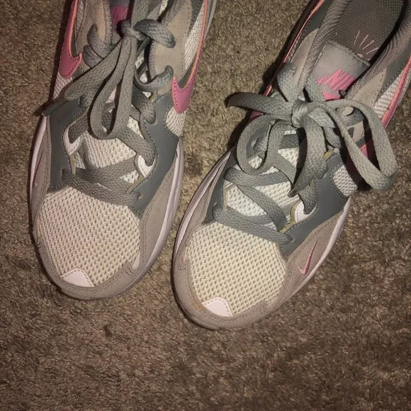 nike air pink/gray/white kids sneakers size 3.5Y