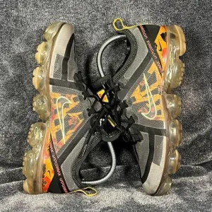 Nike Air Vapormax 2019 Sneakers in Floral Black University Gold Size 10.5 Women