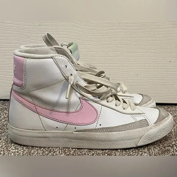 Nike Blazer Mid '77 Sneakers Big Kid 4Y White Pink Leather Shoes DA4086-106