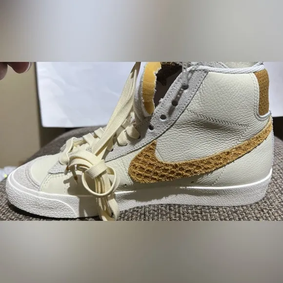 Nike Blazer Mid '77 Waffle Men's Shoes Size 8.5 Coconut Milk FZ4040-113