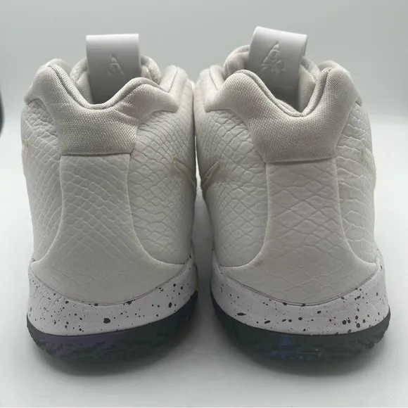 Nike Boys Kyrie 4 AA2897-104 White Gray Basketball Shoes Sneakers Size 5Y