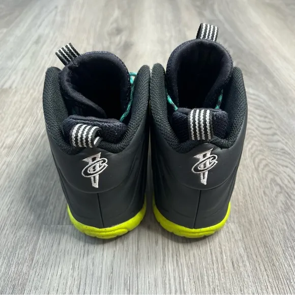 Nike Boys Little Posite Sz 4Y Youth Shoes Black Volt Yellow Sneakers DZ2852-001