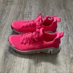 Nike Free Metcon 6 Shoe Aster Pink Womens Sz 11.5 Mens Sz 10 FJ7126-602