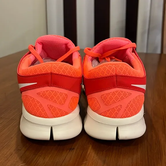 Nike Free Run   2 Shoes Sneakers bright mango sail 443816 806 Womens Size 10.5