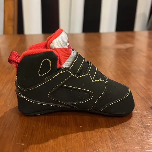 Nike Jordan Sixty Plus gift pack set crib shoes sneakers hat new baby infant 3C