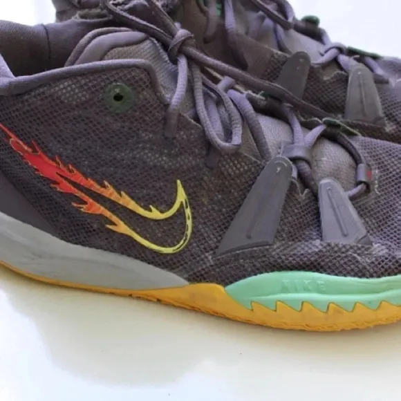 Nike Kyrie Daybreak shoes 7youth
