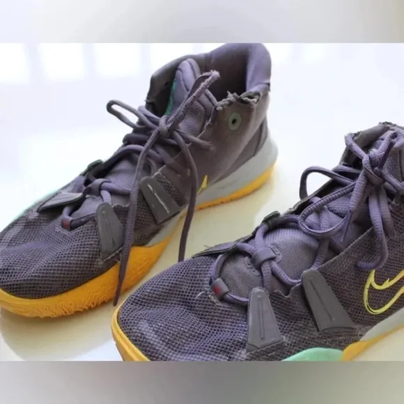 Nike Kyrie Daybreak shoes 7youth