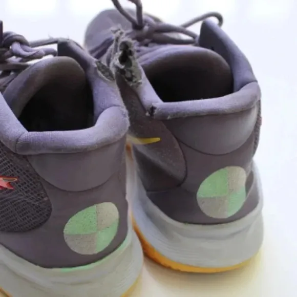 Nike Kyrie Daybreak shoes 7youth