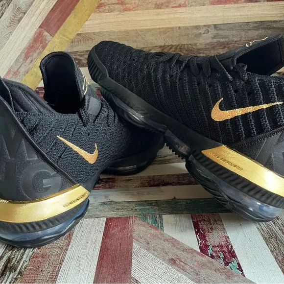Nike LeBron 16 I'm King Men’s Sneakers EUC Black/Gold #23 RARE Basketball SZE 11