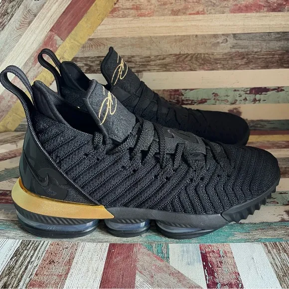 Nike LeBron 16 I'm King Men’s Sneakers EUC Black/Gold #23 RARE Basketball SZE 11