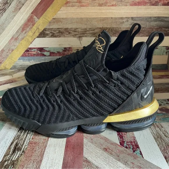 Nike LeBron 16 I'm King Men’s Sneakers EUC Black/Gold #23 RARE Basketball SZE 11