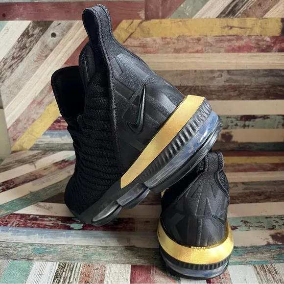 Nike LeBron 16 I'm King Men’s Sneakers EUC Black/Gold #23 RARE Basketball SZE 11