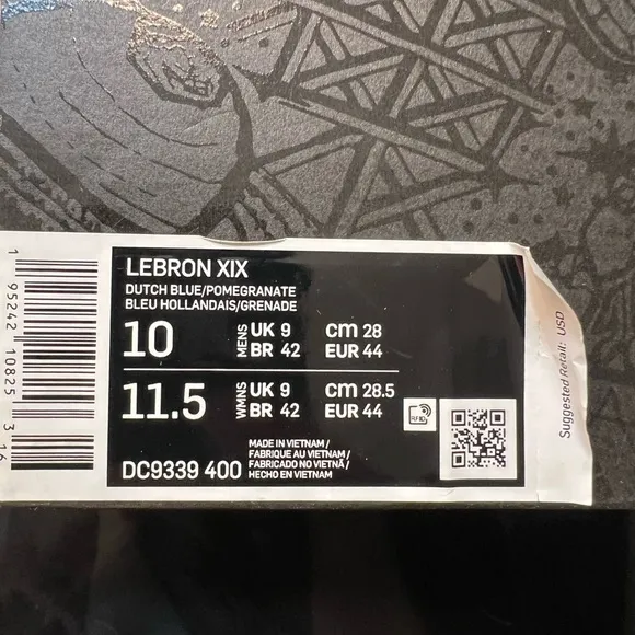 Nike LeBron XIX Sneakers