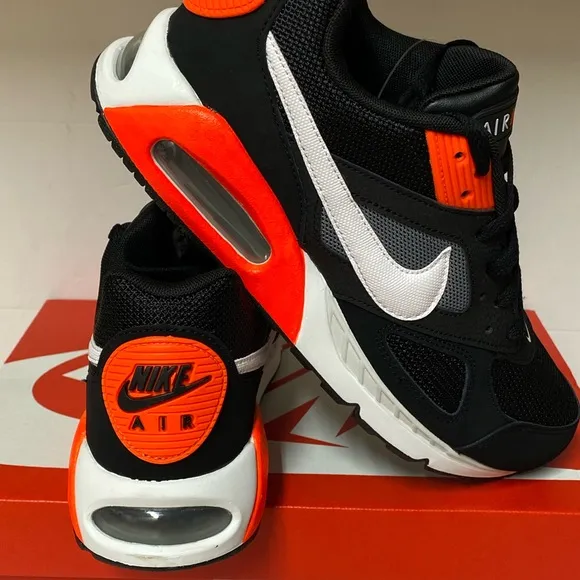 Nike Men's Air Max IVO Black Shoes 580518-016 Size 8 US