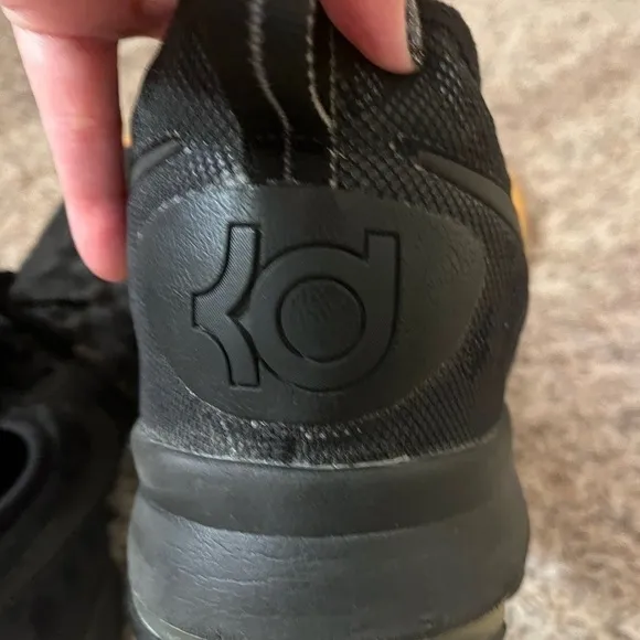 Nike Men’s Black On Black KD9 Tennis Shoes Sz 12 EUC