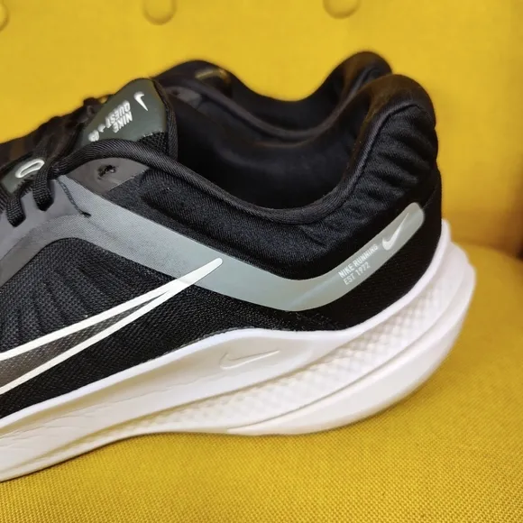 Nike Men's Quest 5 Black White Smoke Grey Running Sneakers Men's Shoes Size 11
