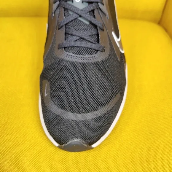 Nike Men's Quest 5 Black White Smoke Grey Running Sneakers Men's Shoes Size 11