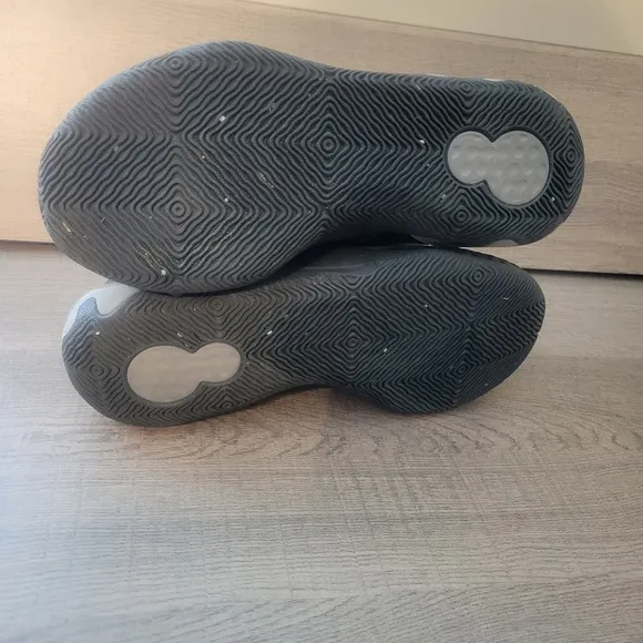 Nike Renew Elevate NBK  Sneakers Size 9‎ Mens Shoes Smoke Gray